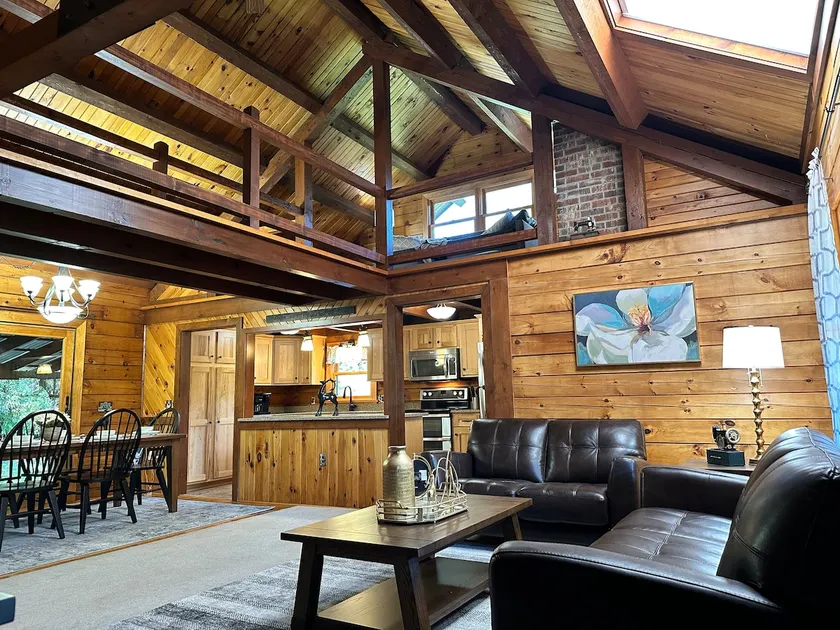Forest Tree Log Cabin- Middletwn - Image 1