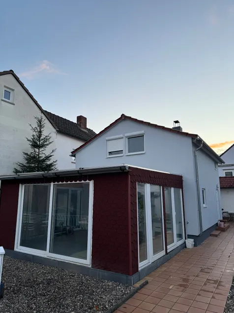 Cosy detached house - Image 1