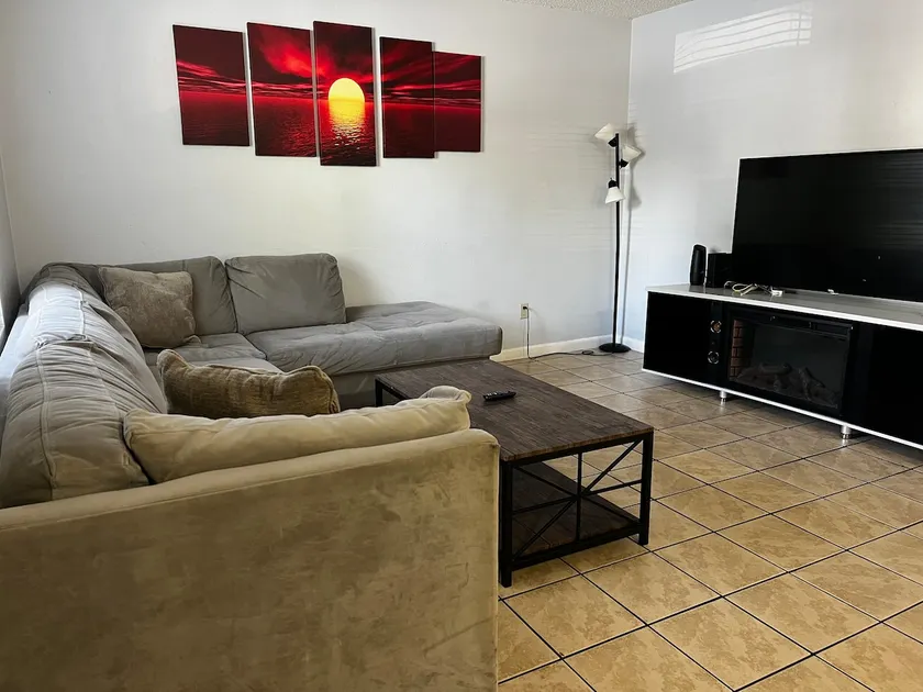 Comfortable Condo in High point - Image 1