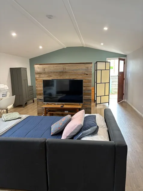 Studio apartment in Wanniassa. - Image 1