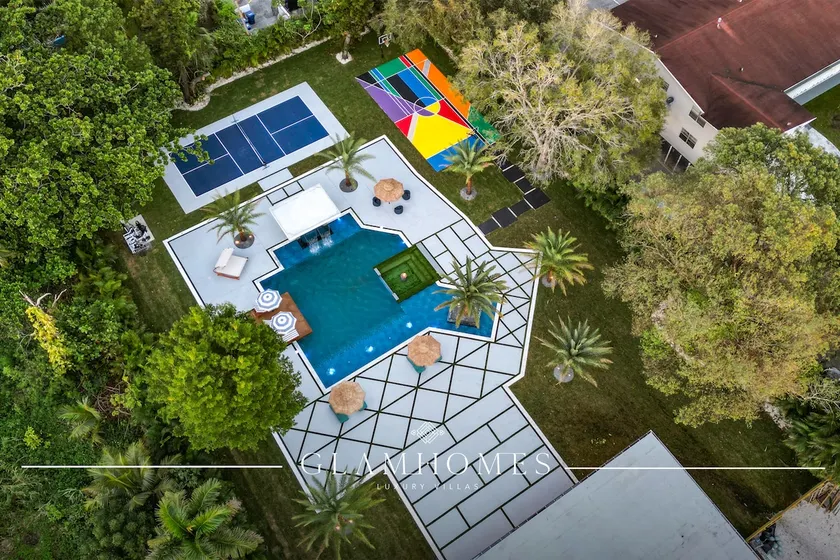 Sunny Isles Beach Luxury Property by The Glamhomes - Image 1