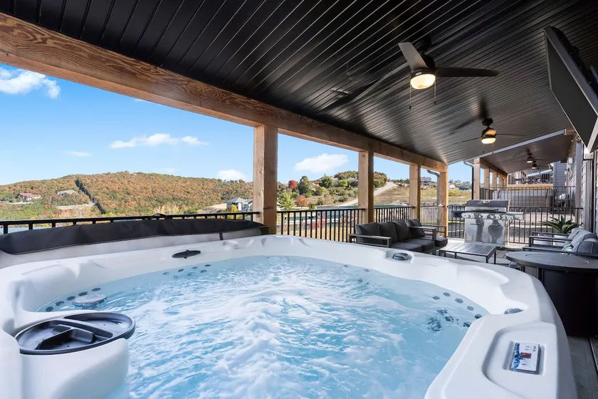 Lakeview,HotTub,Firepit,Pools,Branson,BigCedar - Image 1