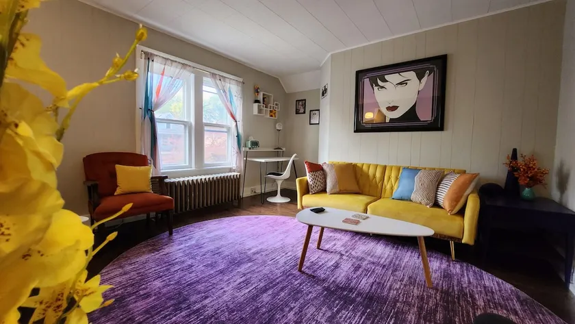 Private upstairs guest suit. - Image 1