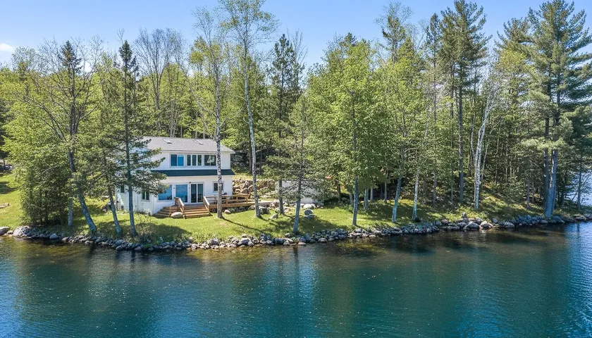 Private Lakefront Retreat W/Sauna, Firepit & Dock - Image 1