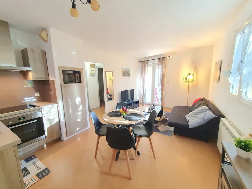 2* apartment, quiet and close to the city center. - Image 1