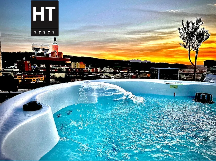 Private Jacuzzi, incredible views, Barcelona art - Image 1