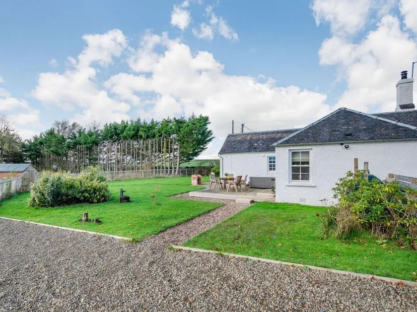 2 Bed in Ayr- oc-90039 - Image 1