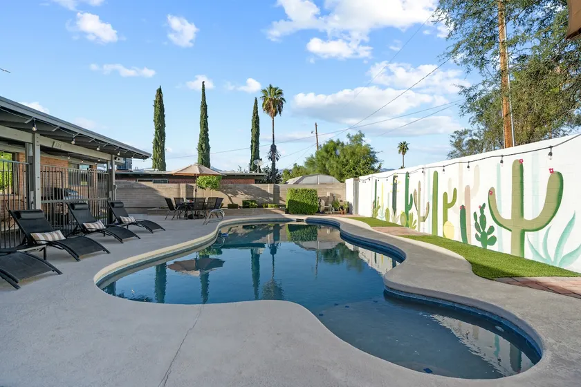 Spacious 4BD w/ Sparkling Pool, near Saguaro Park! - Image 1