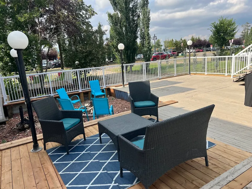 Lakefront Blue House #STAR-04596 Event Space! - Image 1