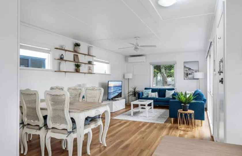 Sal’s Coastal Cottage - Image 1