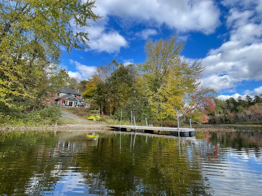 Lake & Mountain Family Escape - Image 1