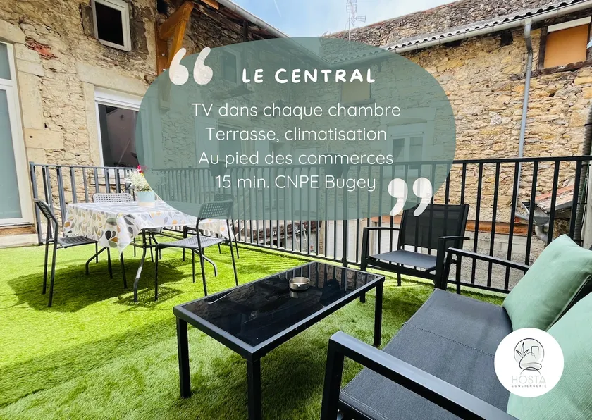 Central_ Spacious air-conditioned 3-room apartment, terrace - Image 1