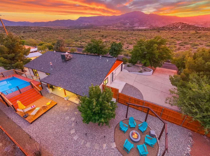 Sauna • Hot Tub • Fire Pits • Pool • Game Rooms • Quiet • Views - Image 1