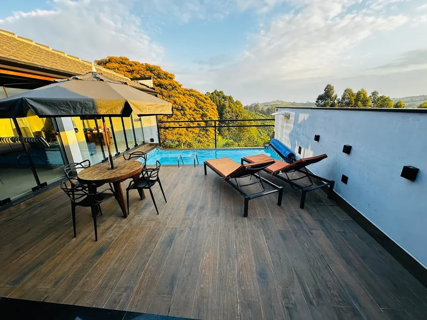 House on the mountain top - Image 1
