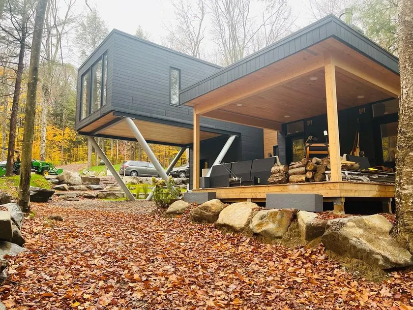 Modern Muskoka Family Cottage - Image 1