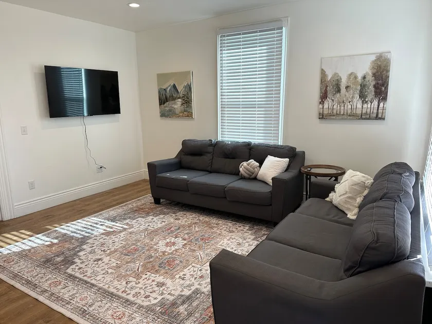 Quaint Home - Image 1
