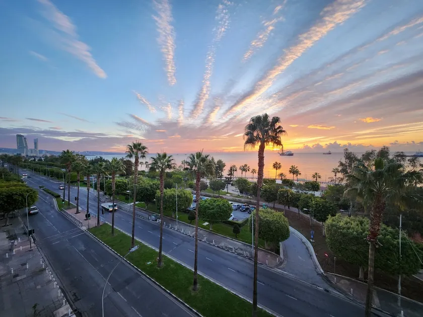Luxurious 3BD Kalypso, Panoramic Seaview, Centre - Image 1