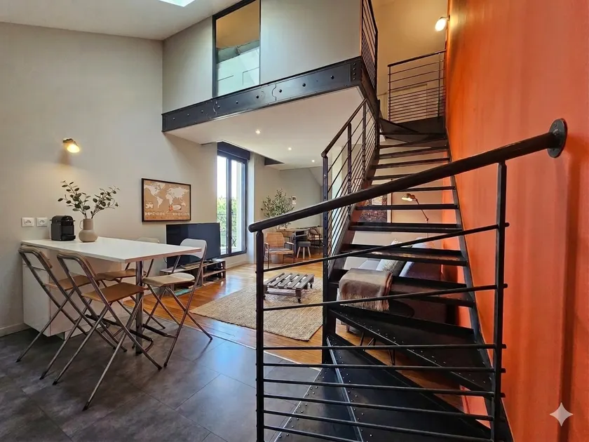 L'Atelier-Loft-Private Bathroom-Apartment-V - Image 1
