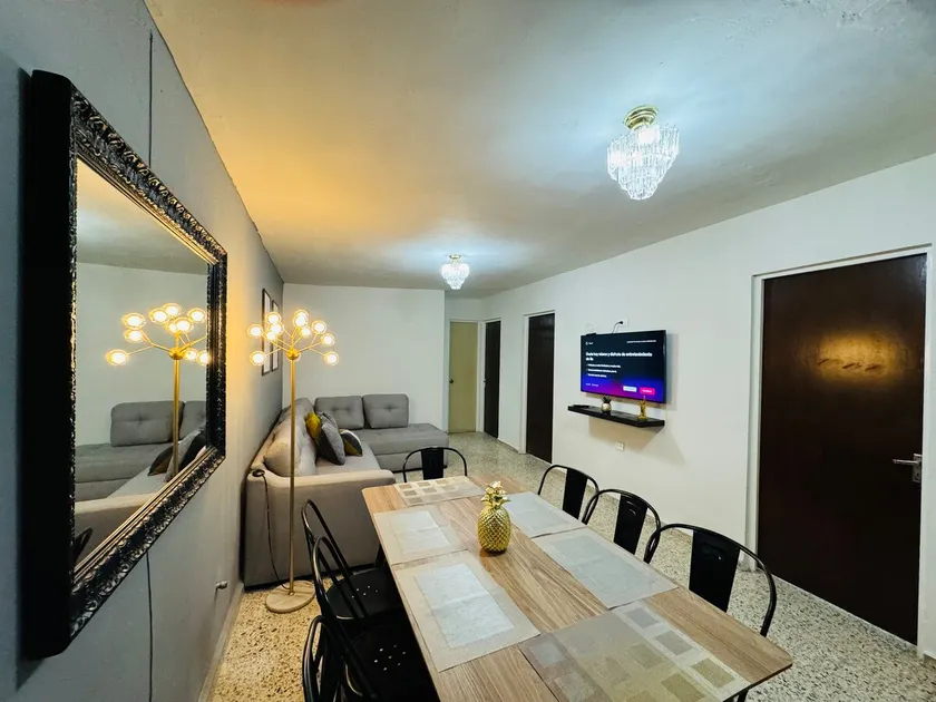 Beautiful Vintage House! - Image 1