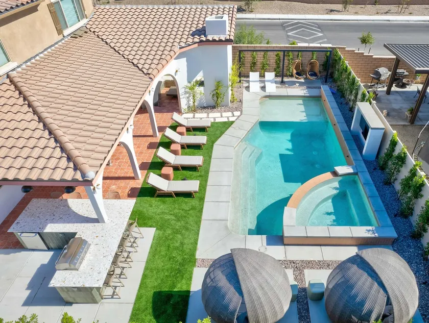 Los Arcos- Exclusive 7 br, Sleeps 19 Pool Home - Image 1