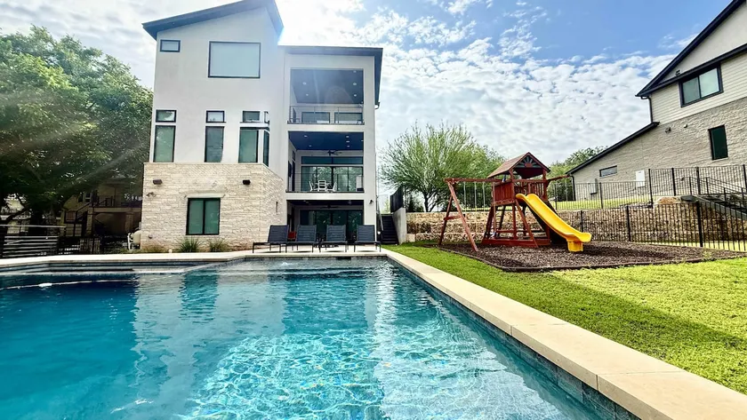 LBJ Bliss Retreat | Concierge Services | Promos Av - Image 1