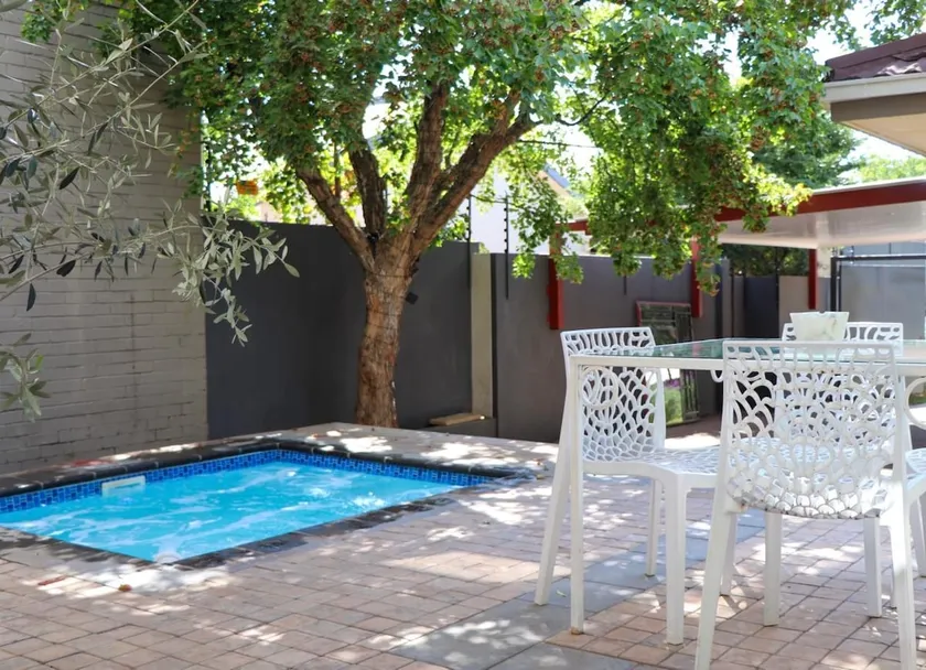 Pool House BFN - Image 1
