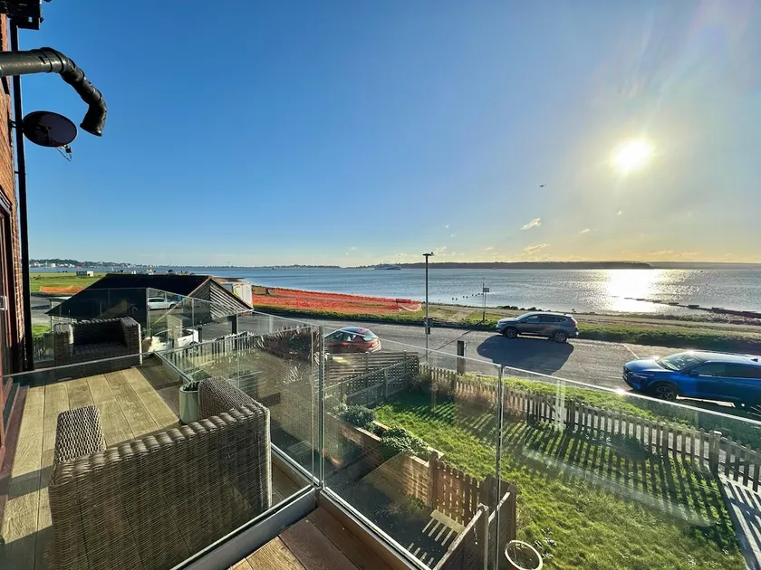 Poole Harbour View - Image 1