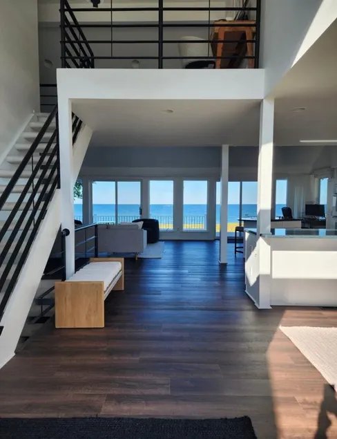 Lakeside Serenity Home - Image 1
