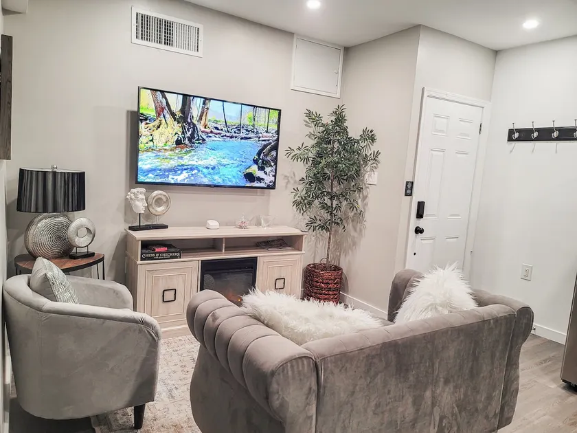 Cozy Studio + EV Charger - Image 1