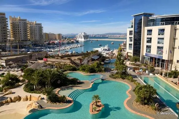VV - Gibraltar Luxury with Rooftop Pools & Views - Image 1