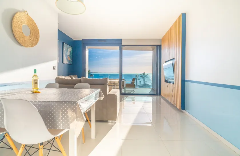 Sea Breeze Apartment - Image 1