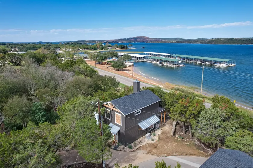 Modern Graford Cabin: Walk to Possum Kingdom Lake! - Image 1