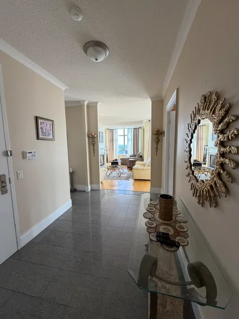 CN Tower Views | Luxury 3BR Corner Suite - Image 1
