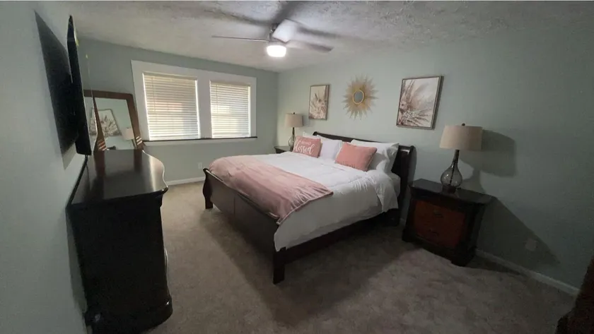 Modern Comfortable Home - Image 1