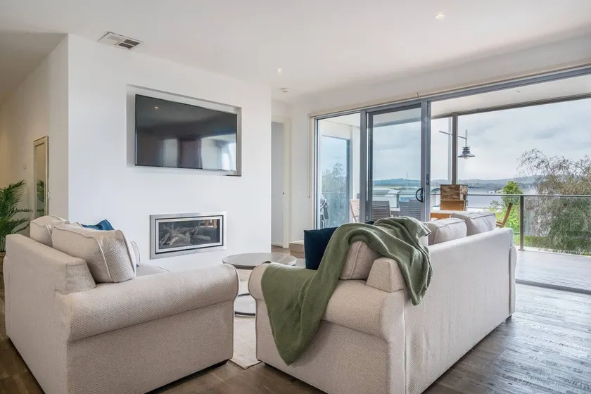 Harbour Haven - Generous Group Stay Near Martha Cove - Image 1