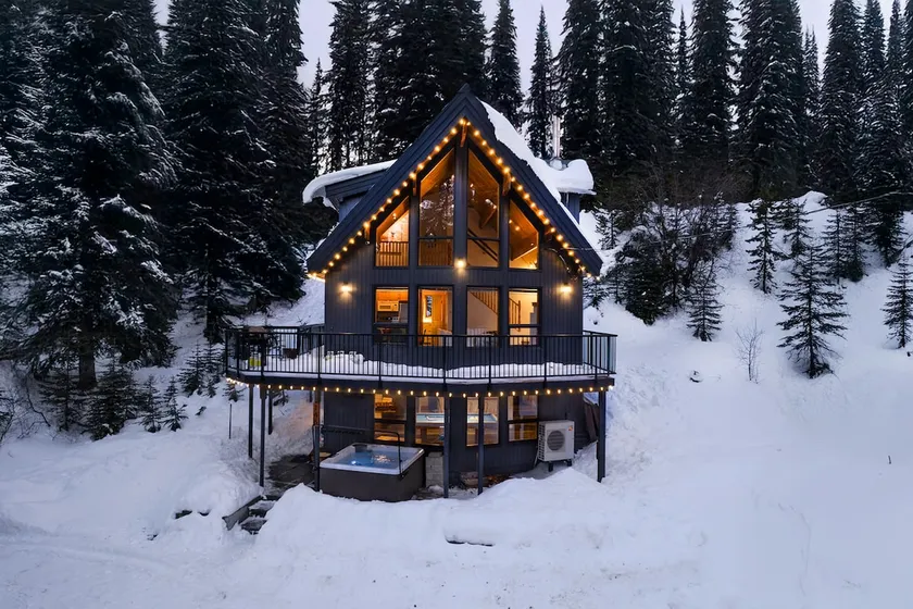 Post&Beam Chalet+HotTub @ Apex Mountain Sleeps 11 - Image 1