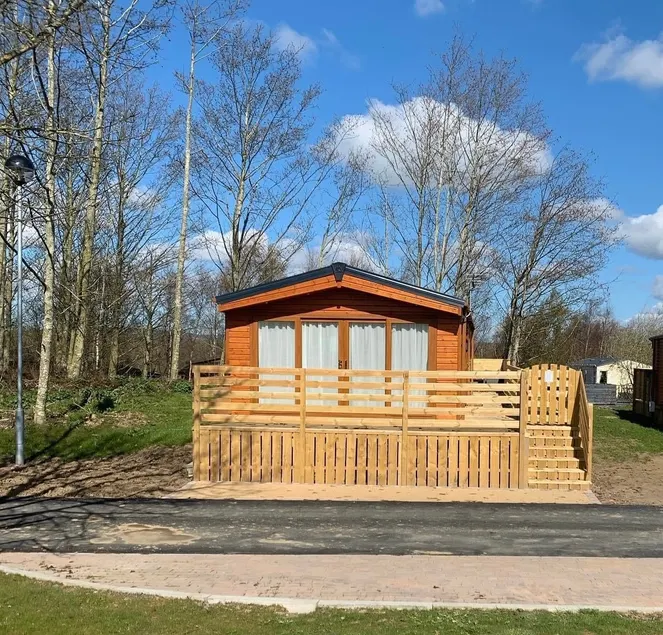Cygnus Lodge, Felmoor Park - Image 1