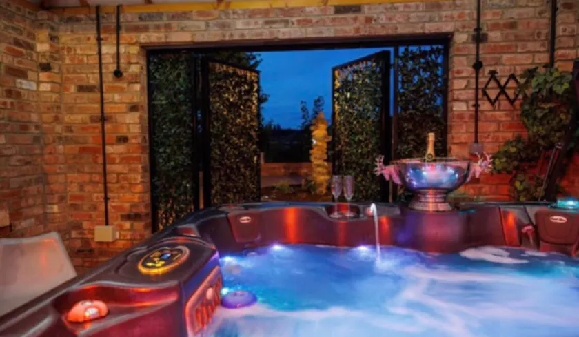 Lincoln Holiday Retreat View with hot tub - Image 1