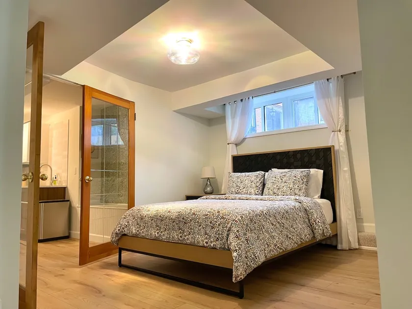 Cozy Georgetown Gem with Free Parking - Image 1