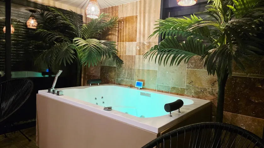 * Tropical Oasis * Villa & Spa | Zen Escape - Image 1