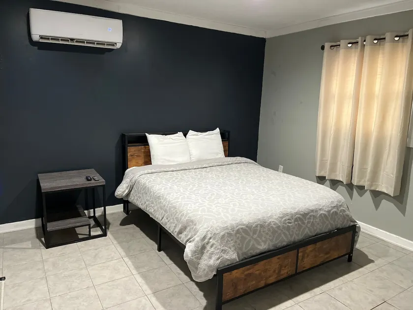 One Bedroom Apartment At Caldwell Heights - Image 1