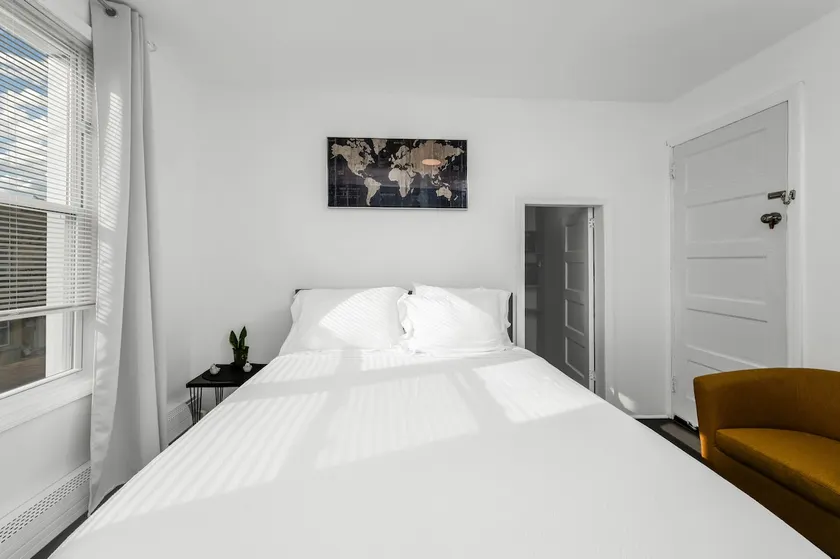 2BDR 3Bed Second Floor/15 minutes to NYC Times Sq. - Image 1