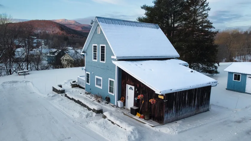 Cozy House in Johnson! - Image 1