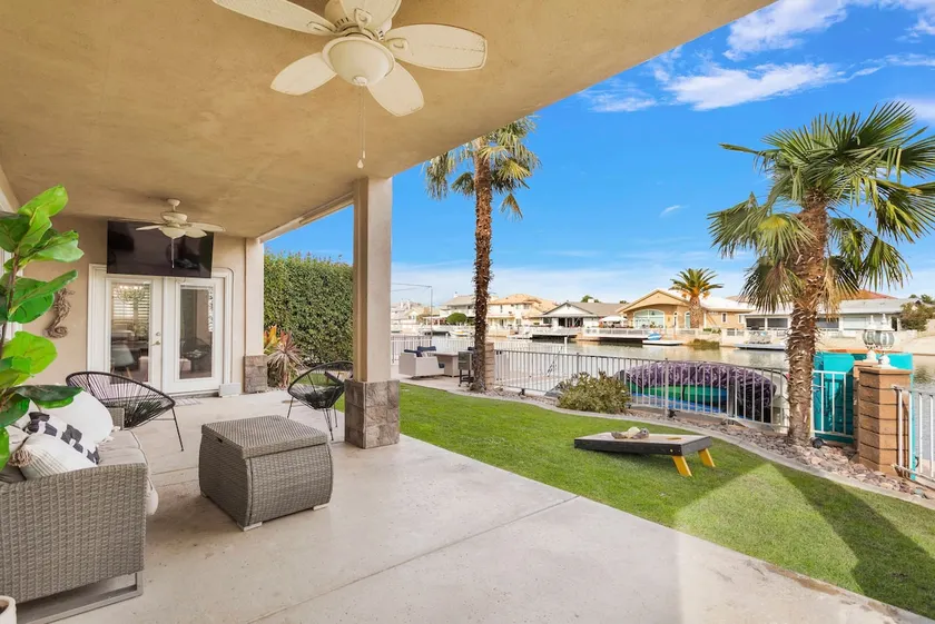 Lakefront Serenity Retreat - Image 1