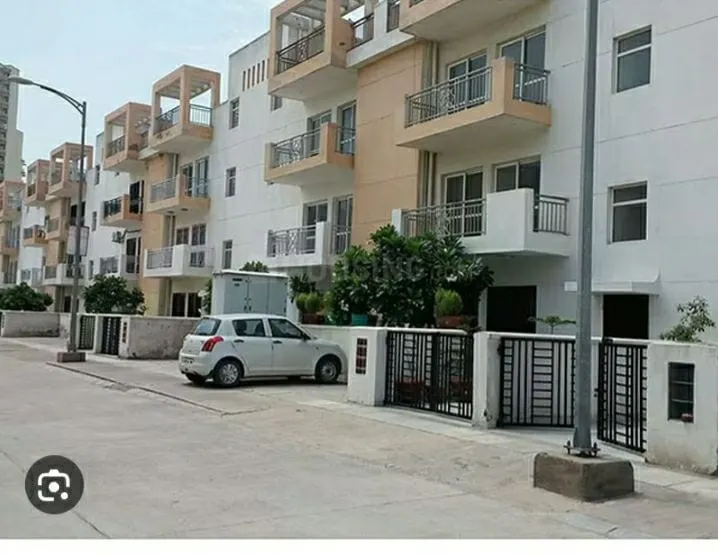 Parkland 3BHK independent floor - Image 1