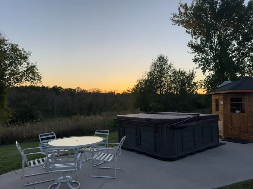 Stark Woodland Retreat Country Oasis w Sport Court - Image 1