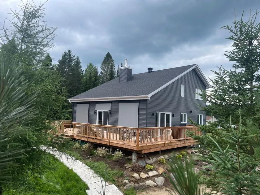 Large comfortable home. - Image 1