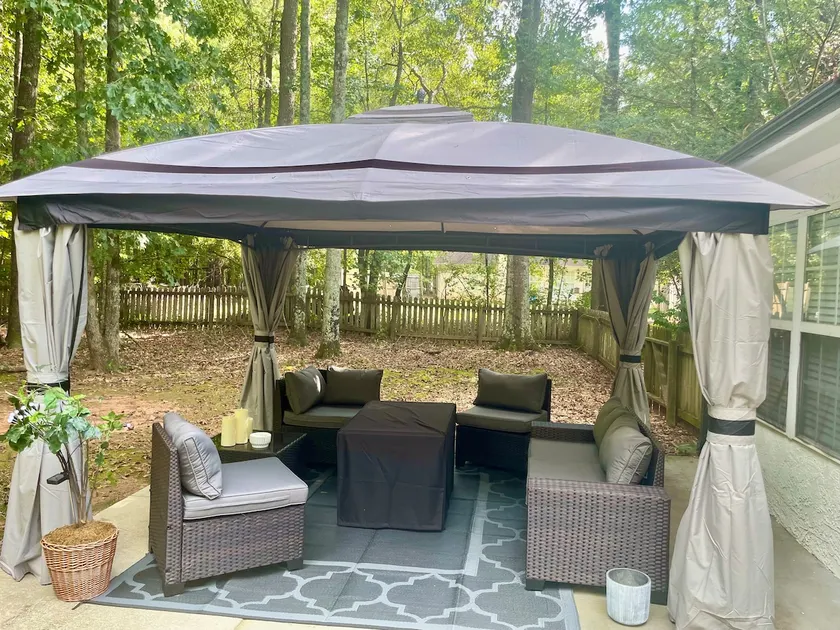 Outdoor comfort/pool table - Image 1