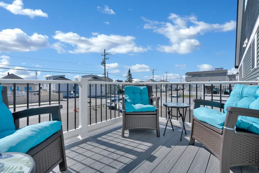 Paulee Suite B_Family Friendly By the Beach - Image 1