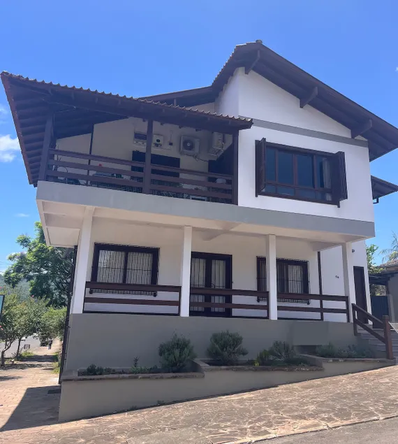 Spacious and central apartment - Image 1